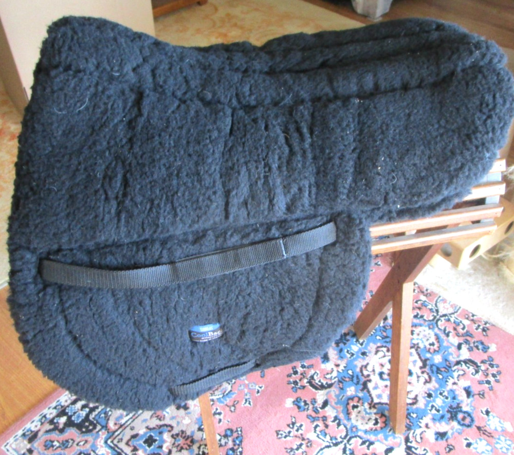 TOKLAT COOL BACK BLACK ORTHAPEDIC FLEECE ENDURANCE SHORT SADDLE PAD 24″X19″