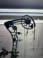 Mathews Halon 32 RH 70lb Compound Bow – (USED)