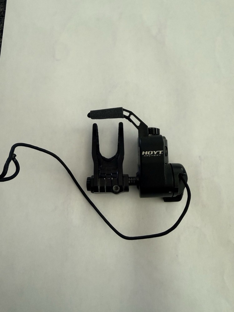 USED Hoyt Ultrarest Integrated MX QAD- Black Bow Rest RIGHT Handed Drop Away