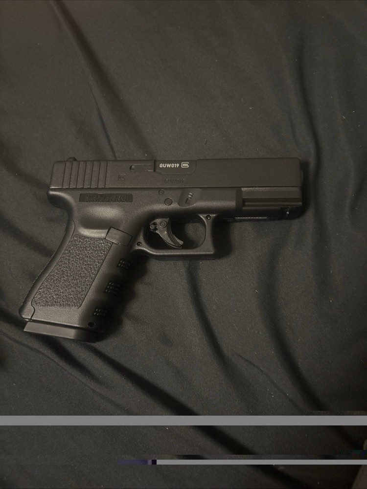 Umarex Glock 19 Gen 3 CO2 Powered BB Nonblowback Never used