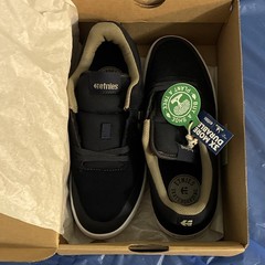 etnies Marana Black Low Top Skateboarding Shoes Men’s US 9 Medium (D)