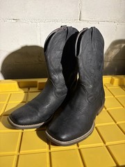 IUV Men’s Black Western Cowboy Boots, US Size 9, MPN CB515-BK