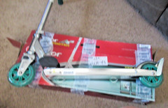 Razor A3 Kick Scooter GREEN / SILVER #13014330 AGES 5+ 143 LB’S MAX