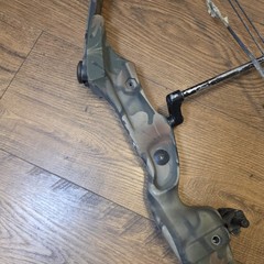 Vintage Bear Whitetail Hunter Green Camo Compound Bow