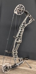 Hoyt VTM 31 – Battleworn (Limited Edition Gray) – Hand: Right-hand Draw + More