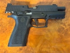 SIG Sauer P320 X-Carry CO2 BB Air Pistol w/ Box & 2 Mags AIR-P320XCA-BB