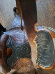 Vintage SIMCO 5567 Western Horse Saddle With Metal Trim