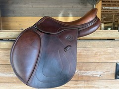 2024 Antares Skylla Jump Saddle 17″ seat 2N Flap T1 Panels EXCELLENT Condition
