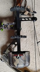 Mathews Legacy Solo Cam Compound Bow RH 60-70lbs Realtree Camo w/ drop away rest