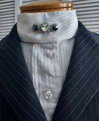 Celadon Green English Collar Magnetic brooch and matching 2 pairs of earrings.