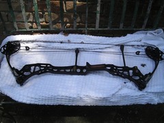 NICE GENTLY Used Mathews Halon X BLACK Bow 70 Lbs RIGHT HAND