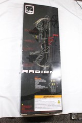 NEW Bear Radiant Archery Bow RTH Extra 70# RH Mossy Oak DNA – Camo AV45A1X0E7R