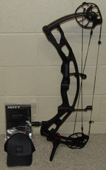 2025 Hoyt Carbon RX9 Bow -70 lb Limbs- Black Finish – RX-9 – Right Hd- Black Out