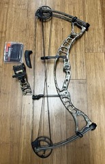 Hoyt Maxxis 31 RH 60-70# 28-30” XTR Cam no.3 Fuse Sight Grip New GAS Strings