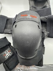 Eight Ball Black Pads, for Bike, Skate, and Scooter, Adult 14+(06)