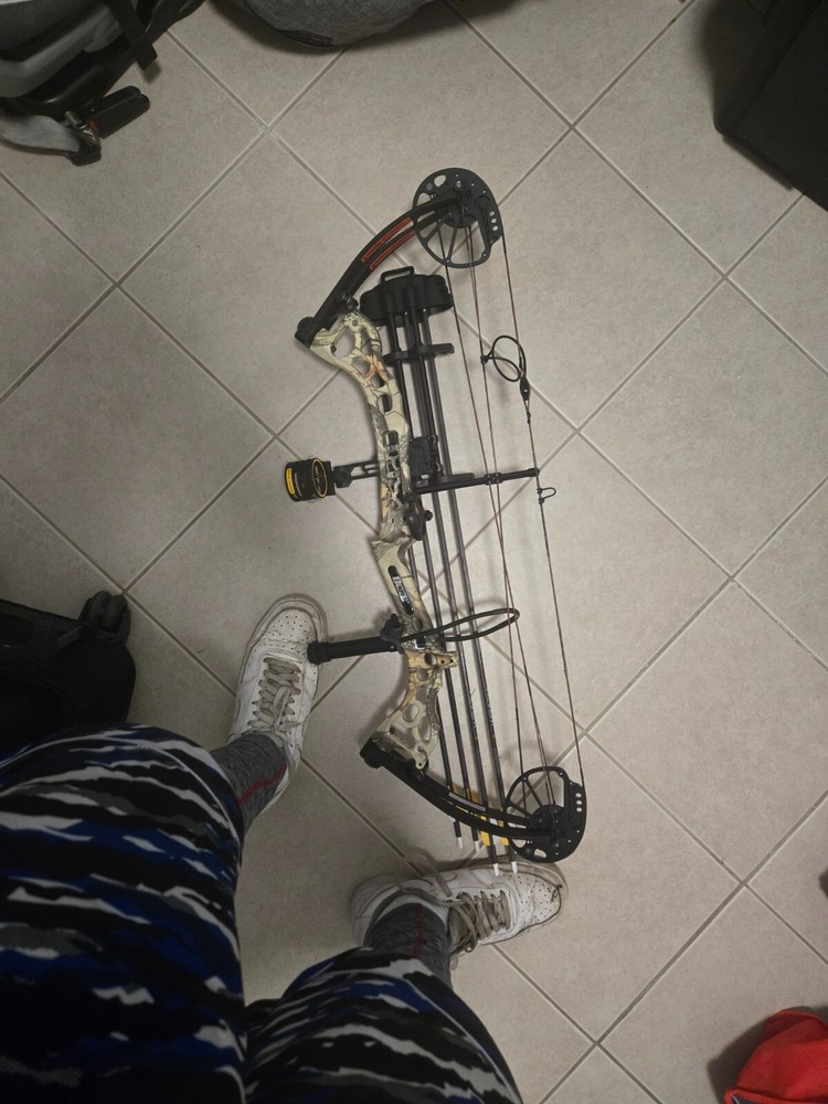 Bear Archery Vast Right Hand Compound Bow – God’s Country Color (AV04A2X0A7R)