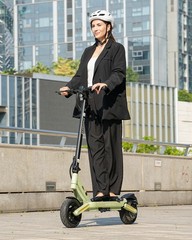 Off-road Electric Scooter Adults 1000W Folding E-Scooter with APP 31MPH 48V 13Ah