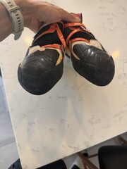 La Sportiva Solution Women 39EU Lightly Used Climbing Shoes