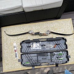 Martin Archery recurve Bow Black/Camo 30lb 28in w/ Hard Case & Arrows