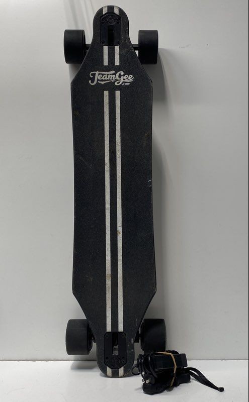 TeamGee Electric Longboard Skateboard 35 Inch Maple Composite Remote & Charger