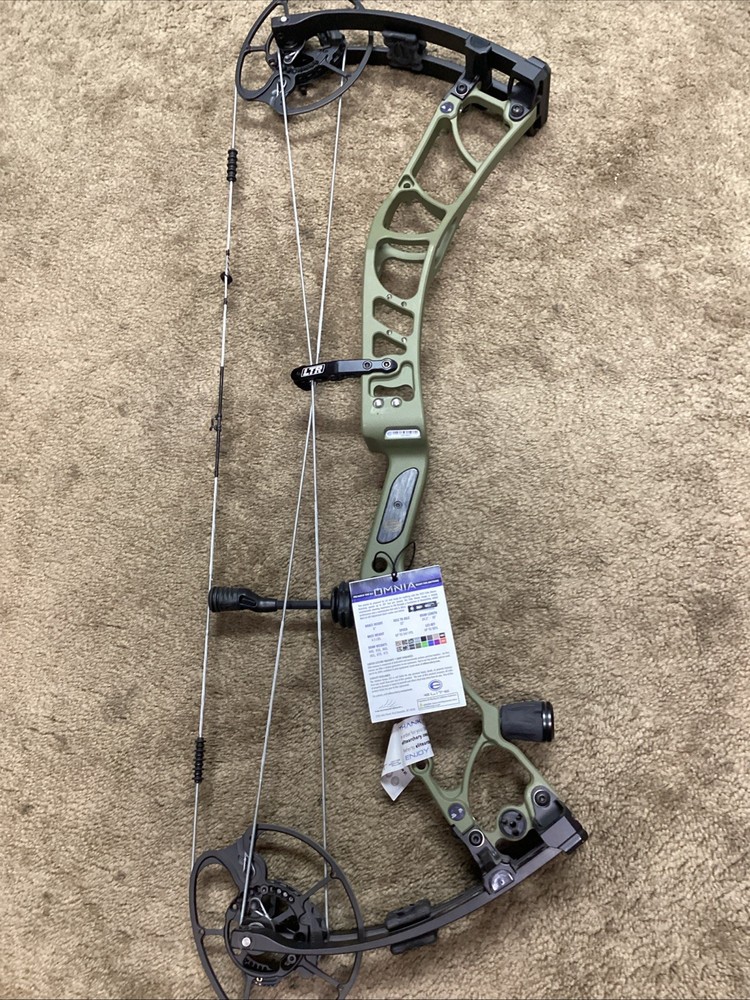 Elite Omnia Compound Bow #70 (24.5-30 Draw) 32 ATA