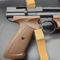 Crosman P1377BR Pump Action Single Shot .177 Caliber Pistol – w Crosman Red Dot