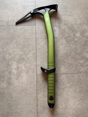 Black Diamond Venom Lt Tach Ice Axe Envy Green