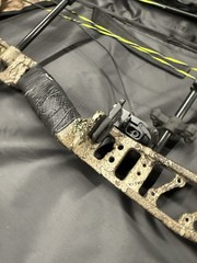 Blackout/Bear Intrigue Xt4 Left Hand Compound Bow