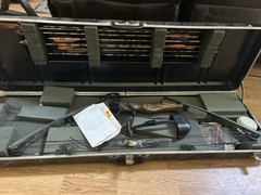 Vintage Martin archery Compound Bow Set. Six Arrows. Right Hand. Only Used Once