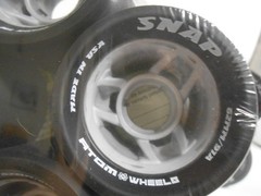 Atom Snap 62mm/91A Roller Skate Wheels Black Set of 8 NEW