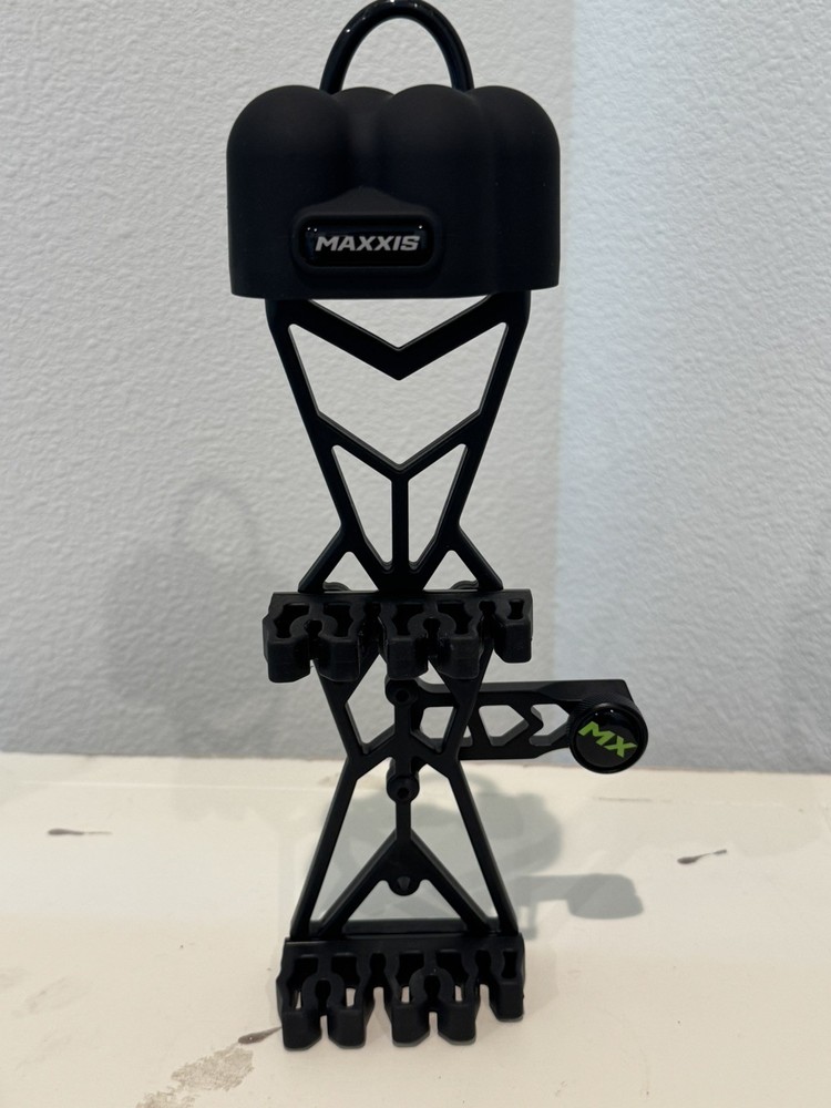 MAXXIS Quick Disconnect 4 Arrow Quiver Mathews Hoyt Bowtech BLACK Excellent!