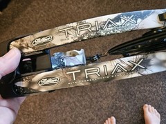 Mathews Triax RH Compound Bow 70/29.5 Lost Camo XD New Threadz Strings