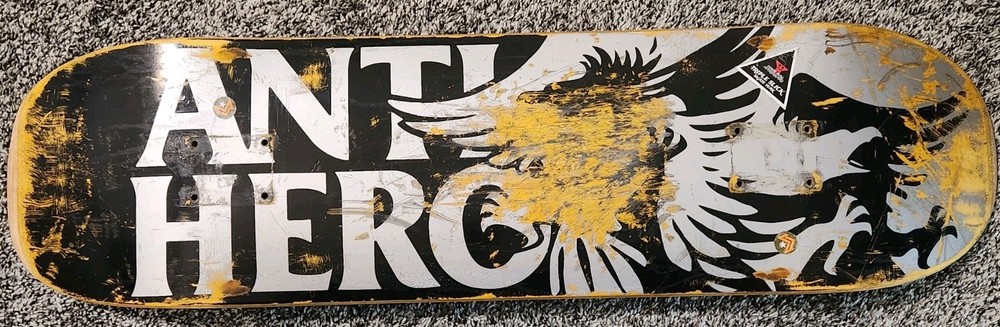 ANTI HERO Eagle Skateboard Deck 8.25/32″