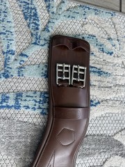 Prestige Anatomic Dressage Girth 60 cm, 24” Brown