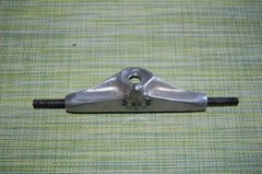 Vintage INDEPENDENT TRUCK PAIR OF SKATEBOARD TRUCKS 7.6″ -Used Made in USA