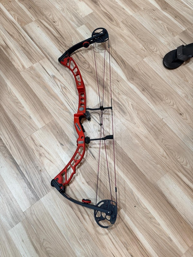 Compound Hunting Bow elite victory 60 lbs cable 44 5/8 string 63 1/8