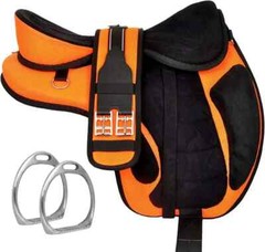 Treeless freemax synnthetic saddle available in all colour and sizes 10″ to 19″