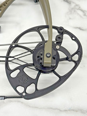 Used Mathews VXR 28 Right Handed Ambush Green Compound Bow 27″/70# – USED