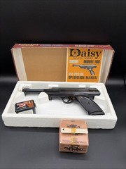 Vintage Daisy model 188 BB Pistol W/ Original Box And Manual Extra BB’s