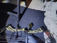 Bear Archery Vast RTH Compound Bow 70lbs 20-30in Draw 32 7/16in Camo Black