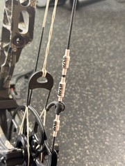 Mathews Lift X 33 RH Compound Bow 70lb 29in 33in Kuiu with accessories