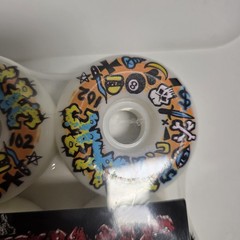 TOXIC TEAM 58MM 102A WHITE SOLID WHEELS SET