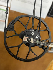 Mathews No Cam HTX Compound Bow RH 29″ 70lb Lost XD New! 1828243