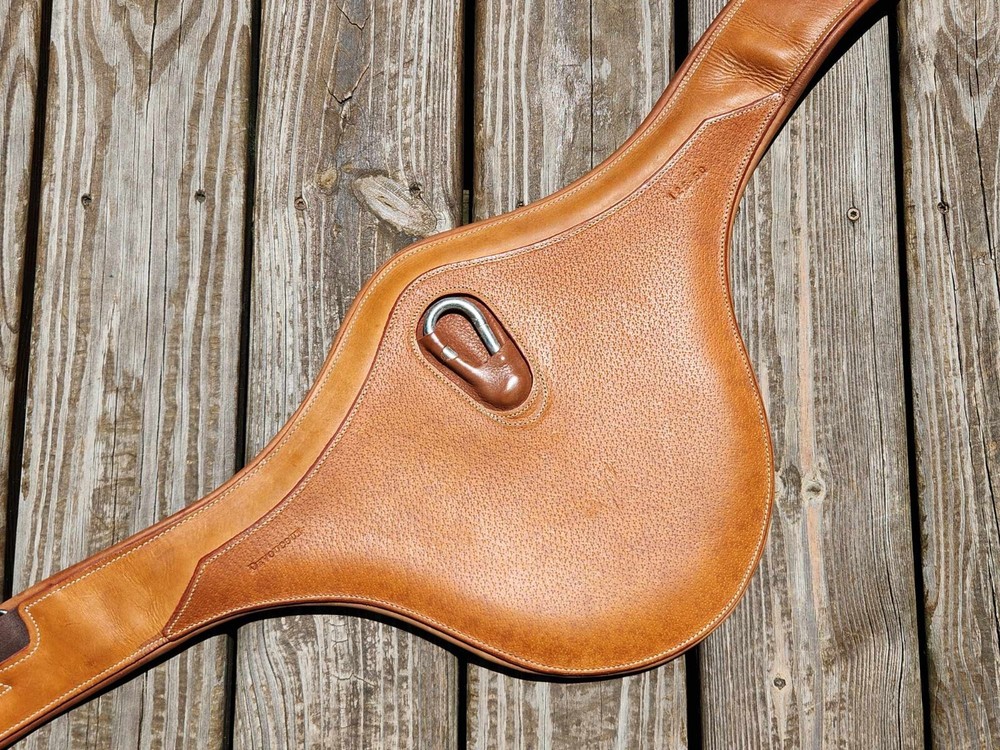 Devoucoux Light Brown Padded Belly Guard Stud Jump Girth – 50″-125cm – NWOT