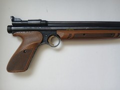 VINTAGE CROSMAN 1377 AMERICAN CLASSIC .177 CAL MULTI-PUMP PNEUMATIC AIR PISTOL