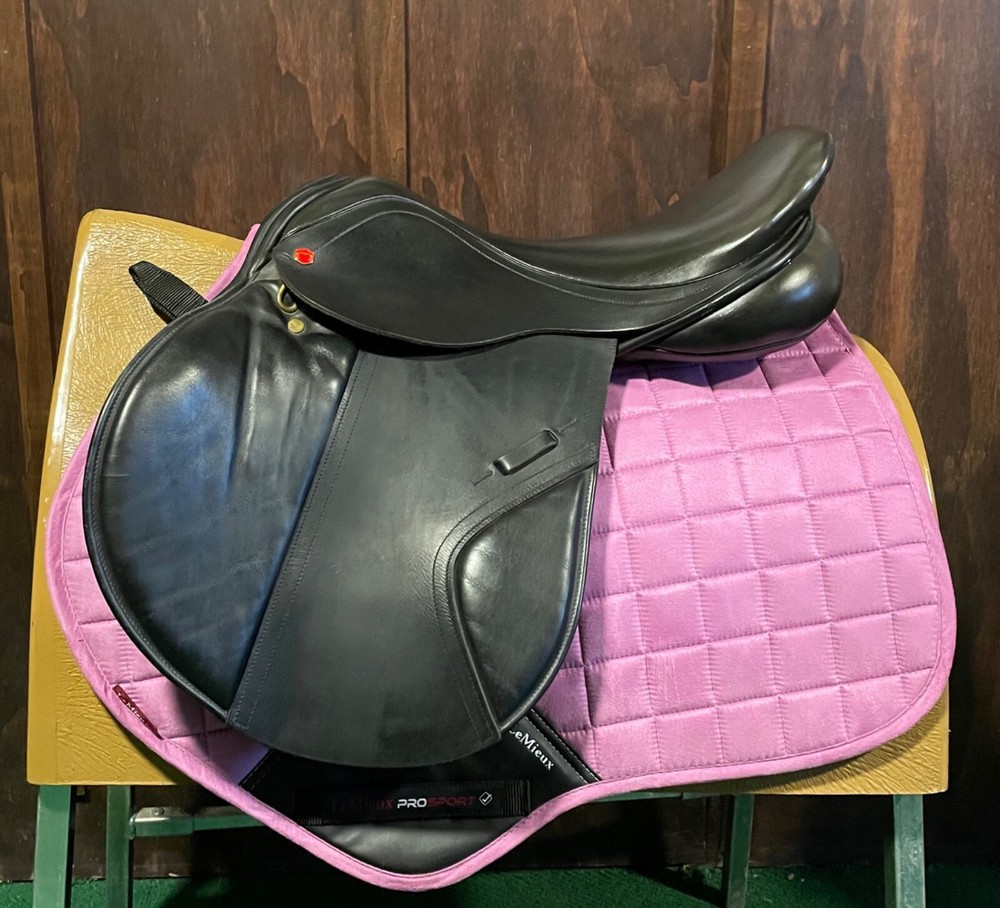 Albion Legend K2 Jumping Imported English Saddle Black Leather 18″ MW