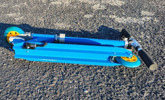 SWAGTRON K1 Kick Scooter Children & Teens Foldable Blue w/ Yellow Free US Ship