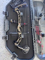 PSE Brute Nxt Rts Compound Bow Package Right Hand 70 lbs