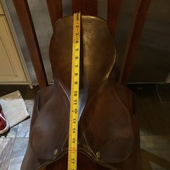 B. T. Crump Close Contact English Jumping Saddle 16.5″