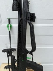 CenterPoint AXCD190FCK Dagger 390 Compound Crossbow Body Only W/ Accessories